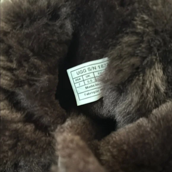 Cozy Brown Buttoned Women's Boots - Picture 8 of 8